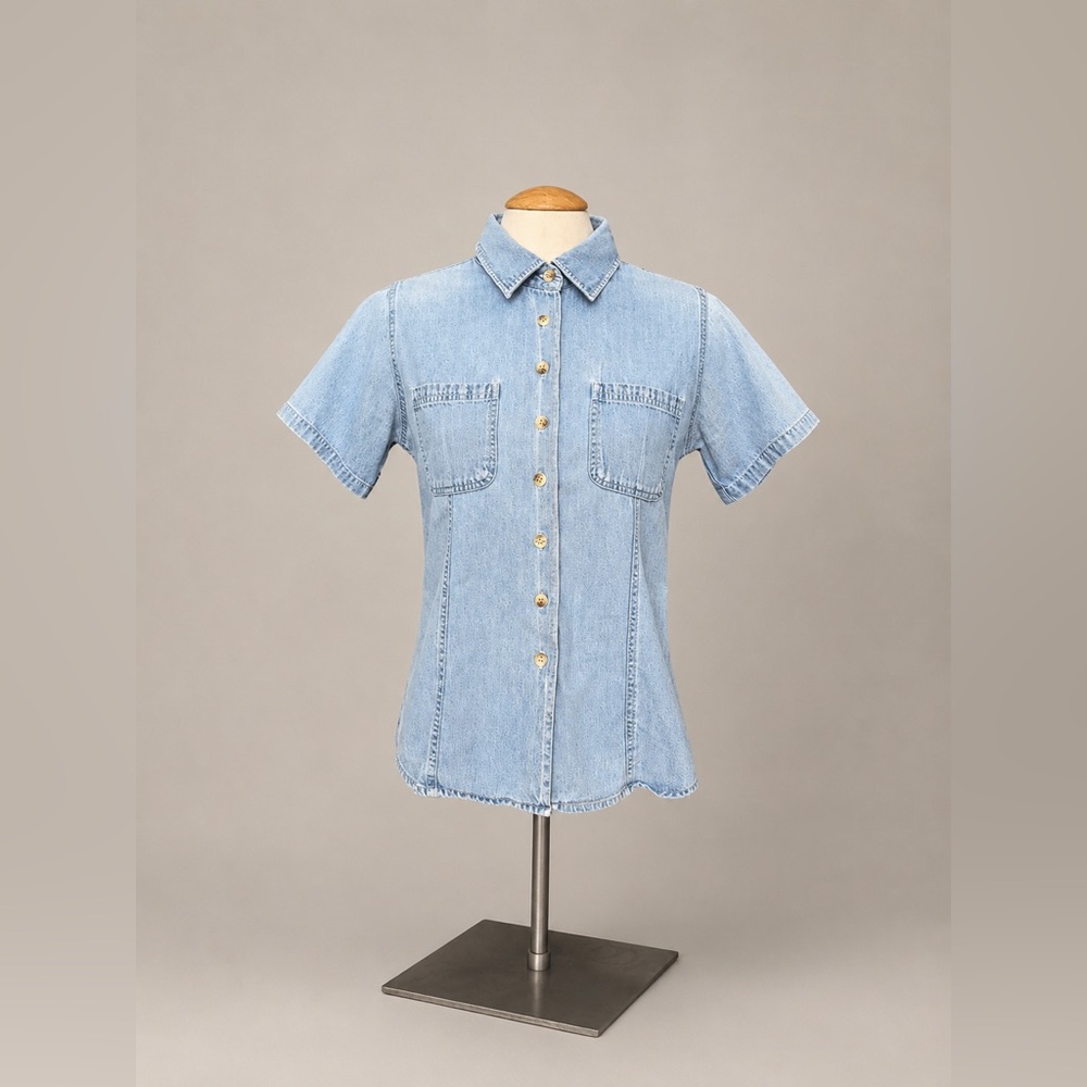 VINTAGE - Nevada Denim Button-Up Shirt | Light Wash Cotton | 90s Minimalist - Picture 3 of 11